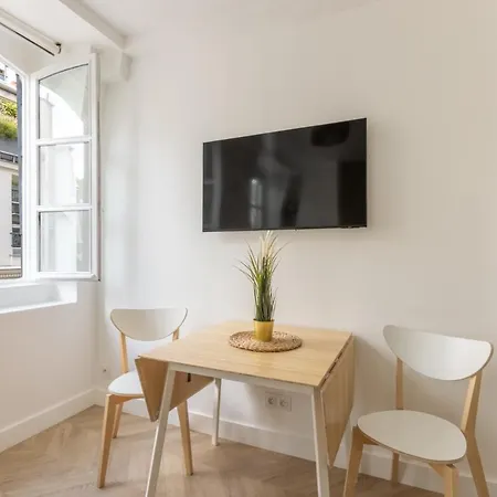 Beautiful Flat In Center Of - Sentier *